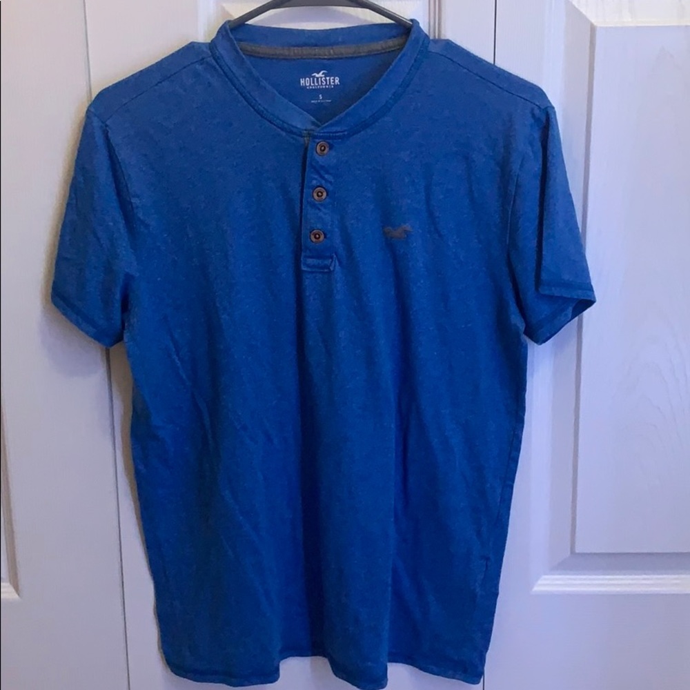 blue hollister shirt